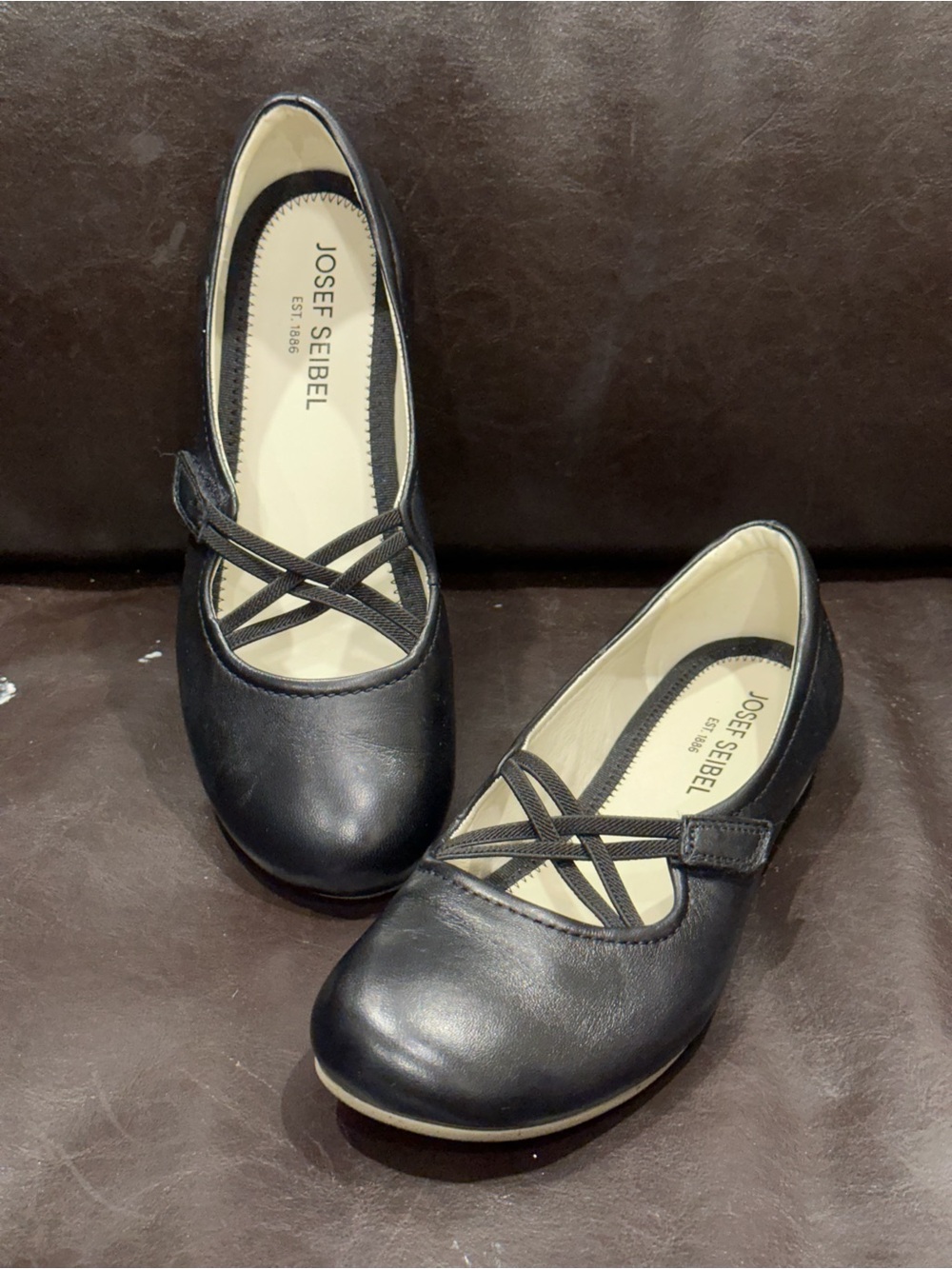 Josef Seibel Fiona Black Leather Mary Jane Flats with Cross-Strap Detail EU 38